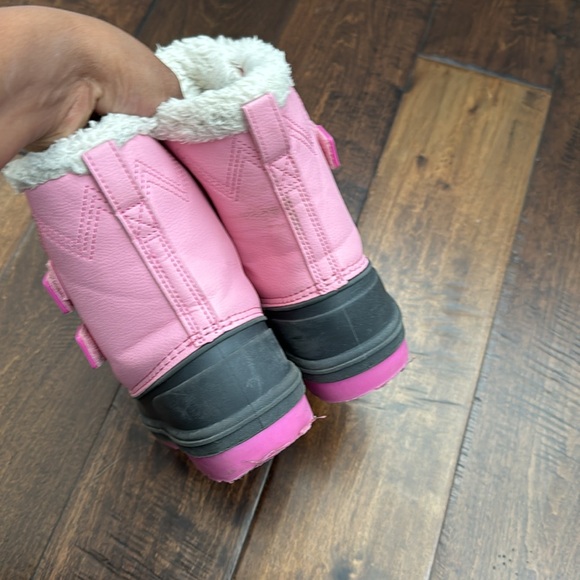 Girls cat & jack size 12 furry snow boots pink - Picture 4 of 6